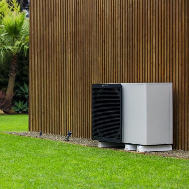 Altherma 3 M - Taille 9 - Réversible 60 °C Triphasé avec résistance 3 kW - Réversible #EBLA09D3W1