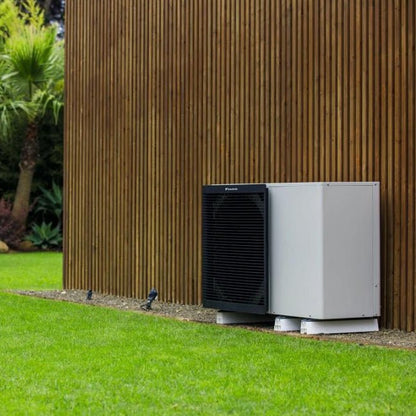 Altherma 3 M - Taille 11 - Réversible 60 °C Triphasé avec résistance 3 kW - Réversible #EBLA11D3W1